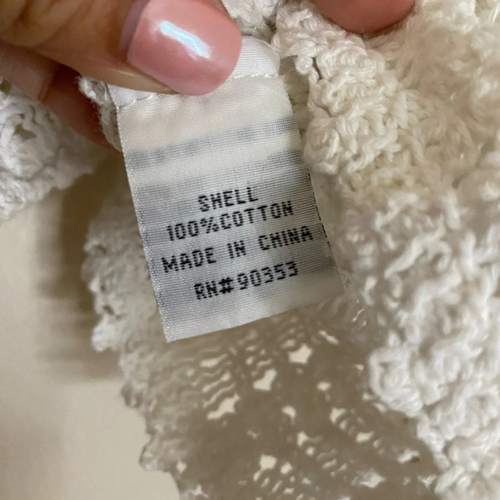 Rebellion White Crochet Button-Up crop Cardigan - Picture 3 of 7